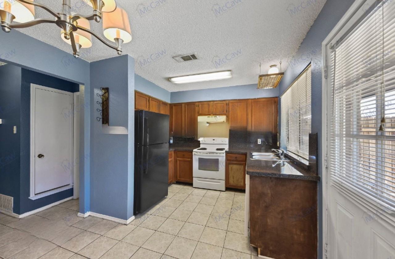 800 Bluebonnet Dr #D - Photo 4 of 13