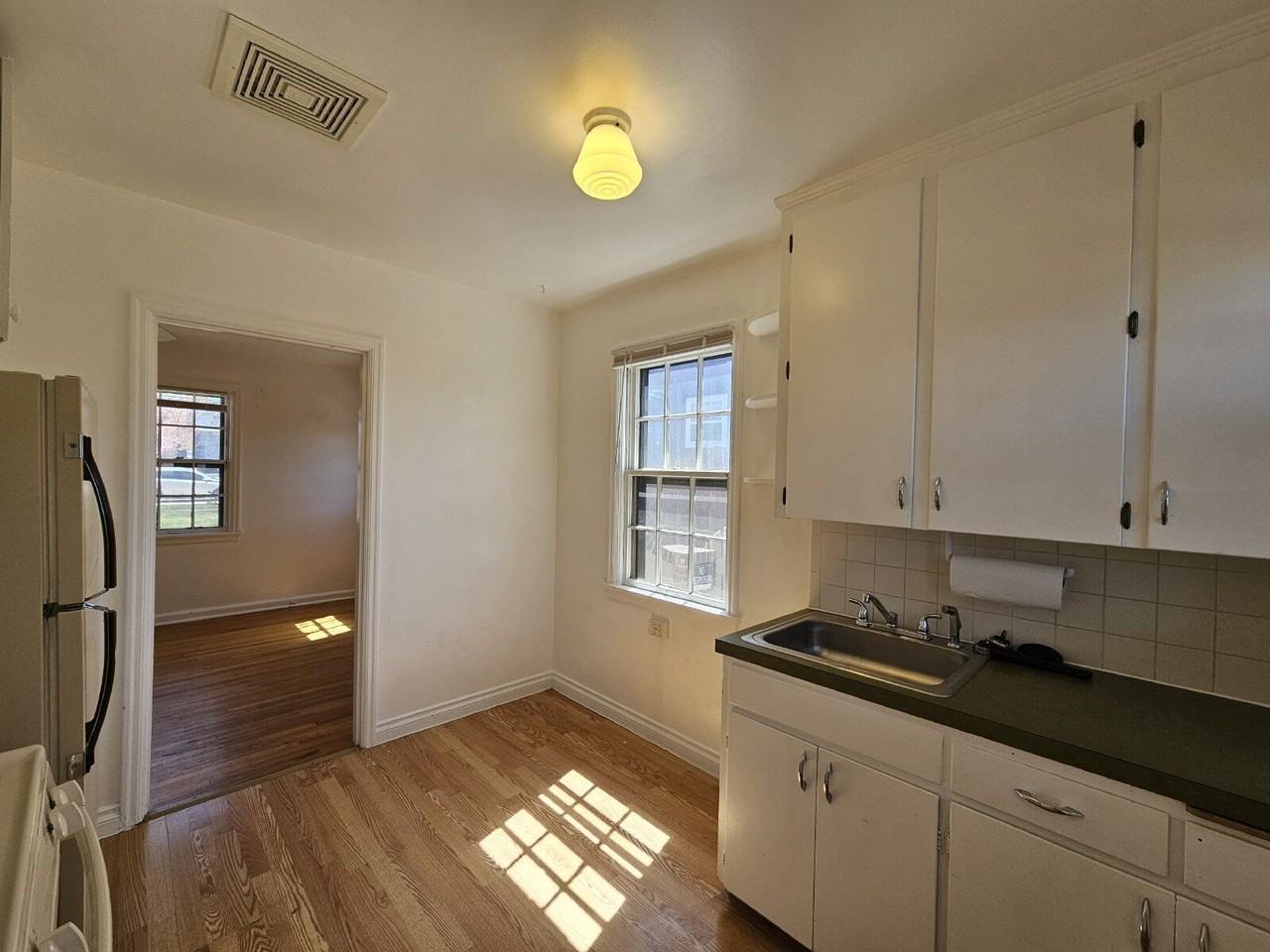 2137 S Grant St - Photo 4 of 12
