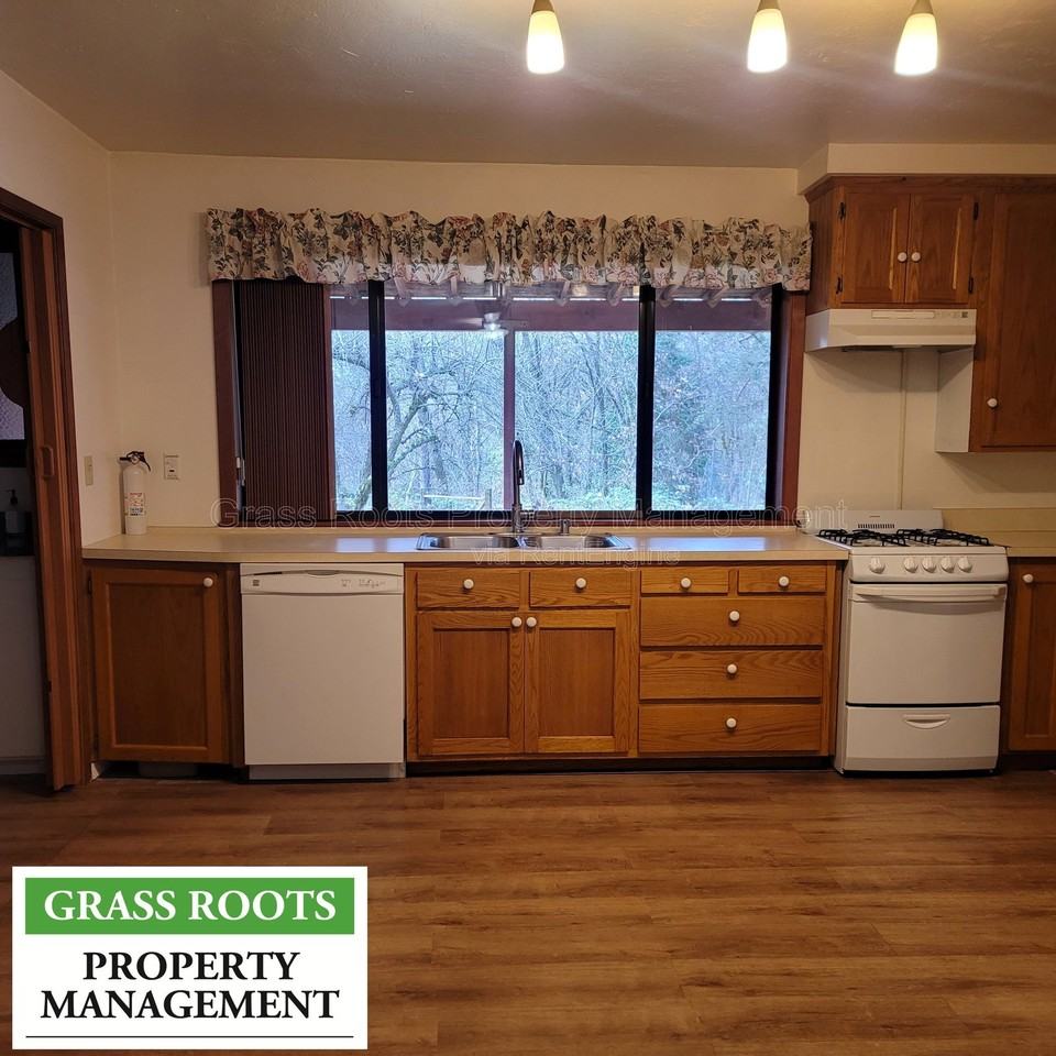 15772 Sunnyvale Ln - Photo 2 of 7