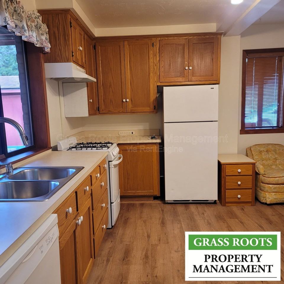 15772 Sunnyvale Ln - Photo 3 of 7