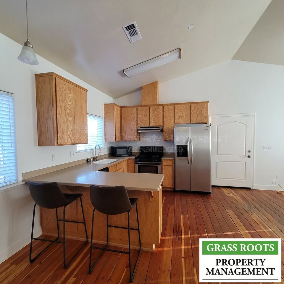 152 W Empire St - Photo 3 of 11
