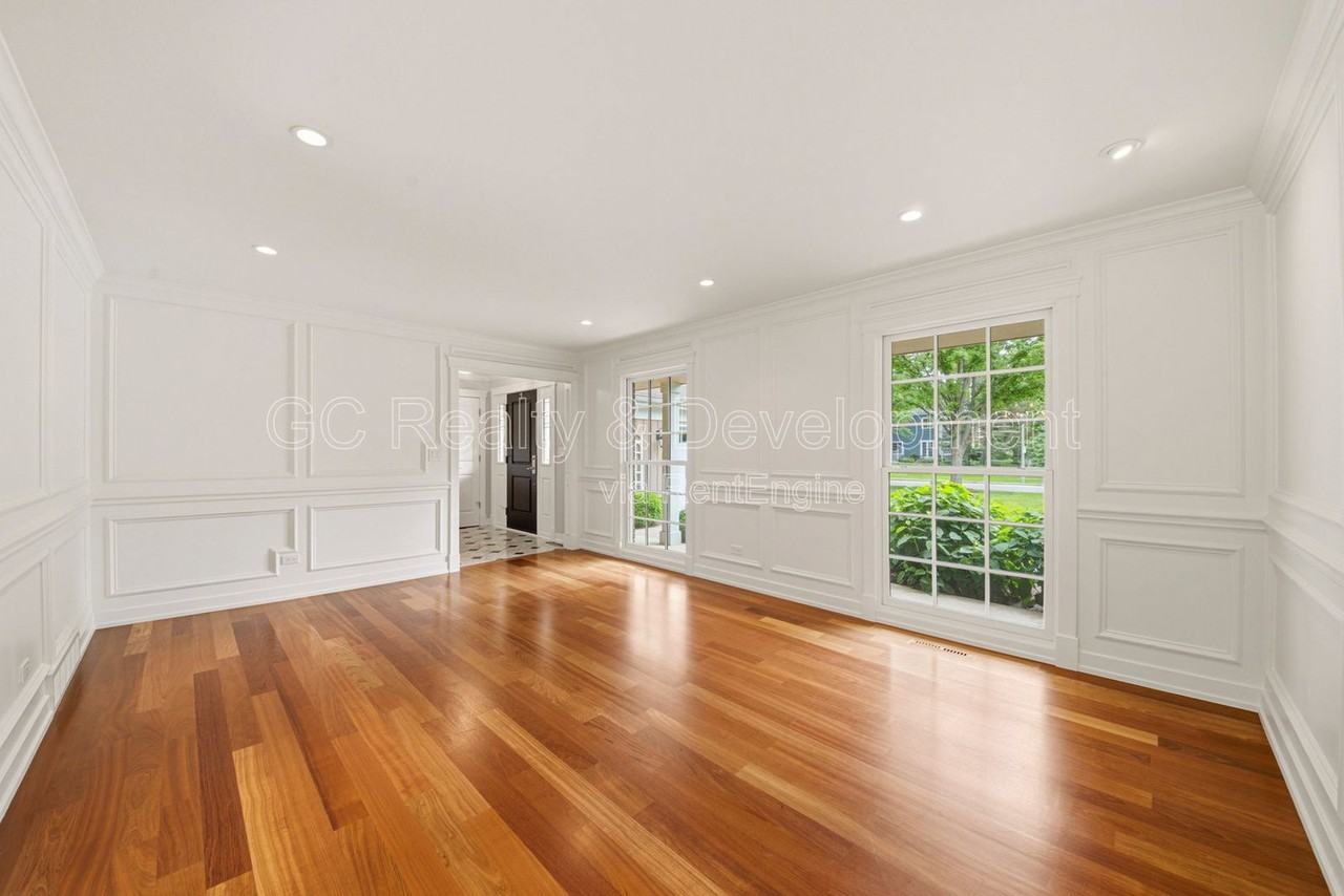 276 S Kenilworth Ave - Photo 4 of 33