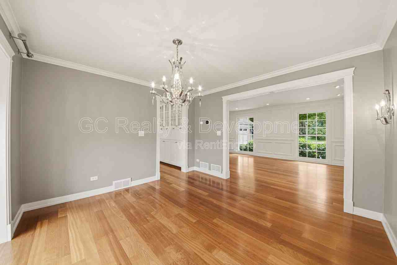 276 S Kenilworth Ave - Photo 6 of 33