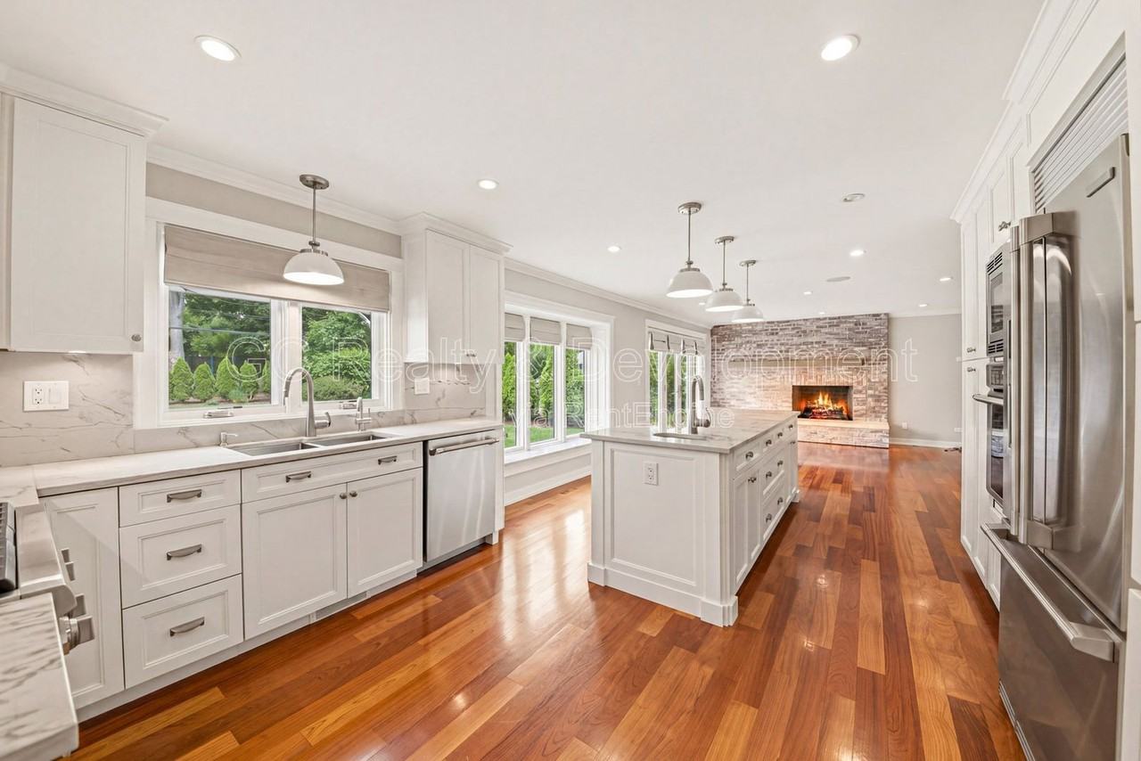 276 S Kenilworth Ave - Photo 7 of 33
