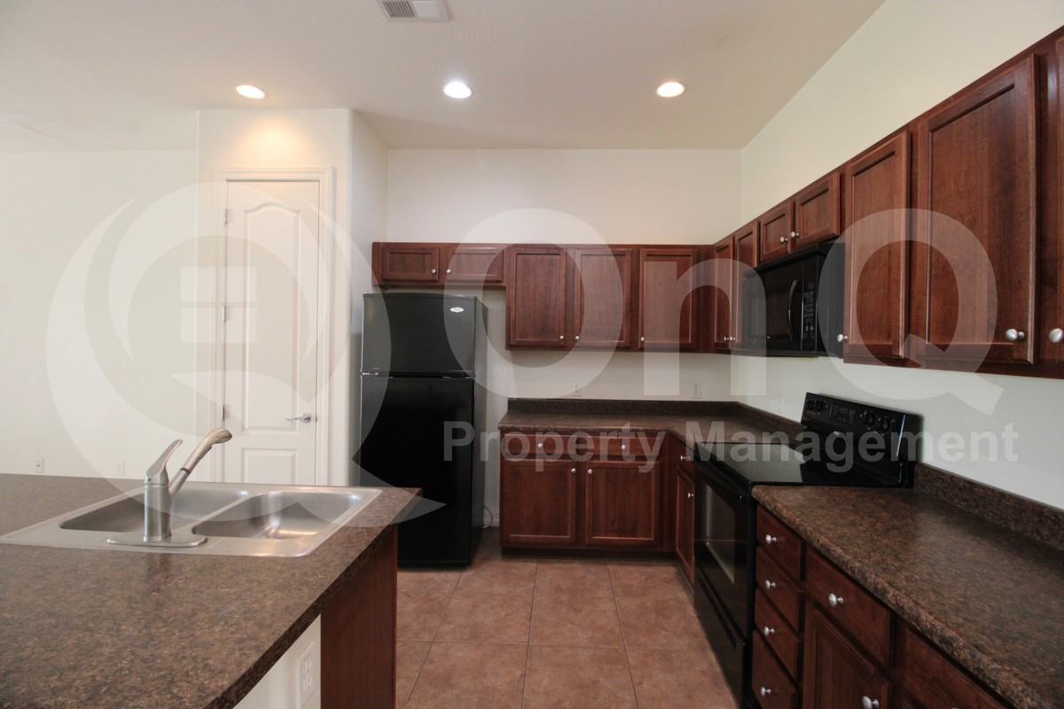 1456 E 9th St #216 - Photo 7 of 32