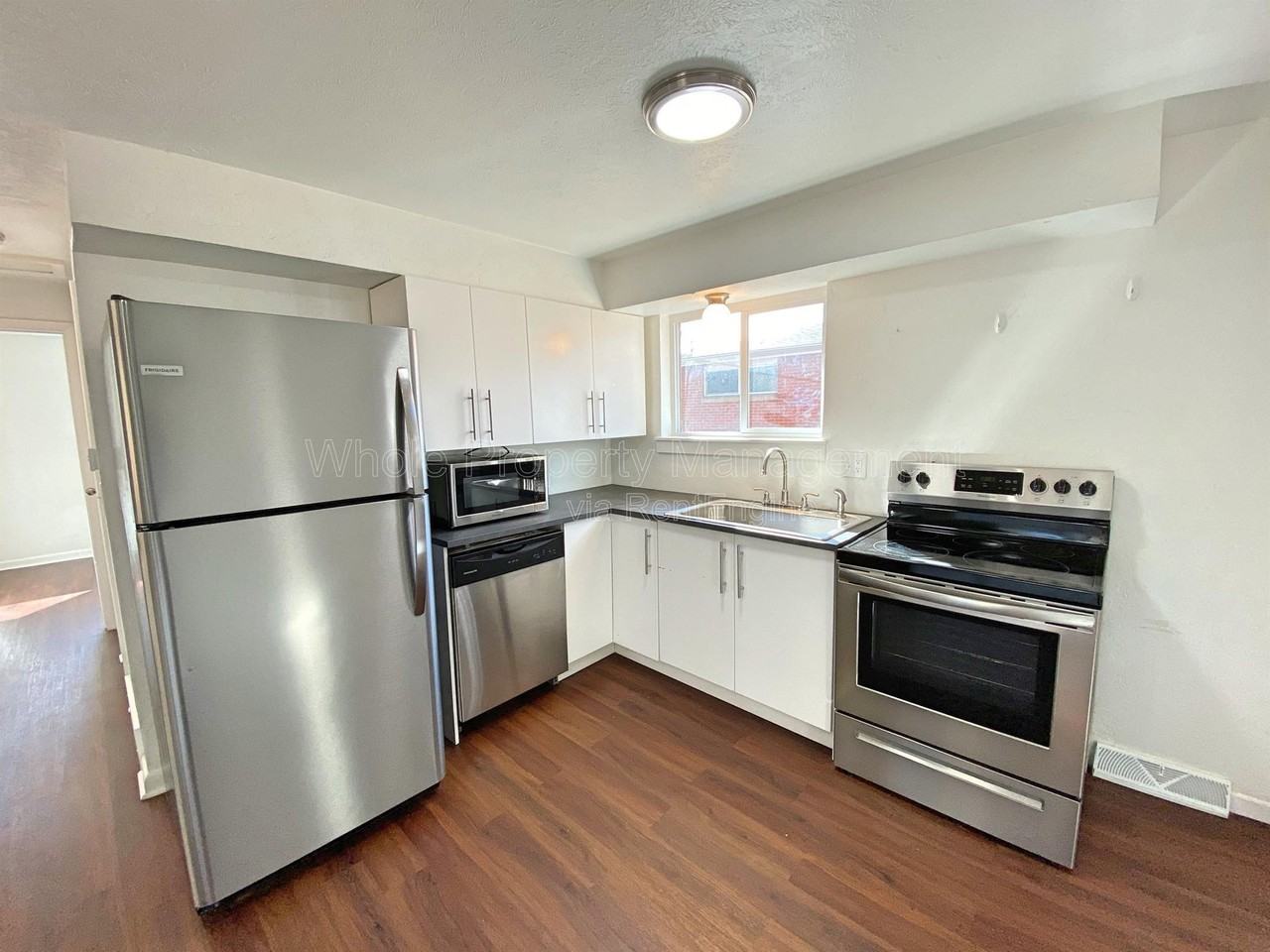 2829 W Park Pl - Photo 4 of 19