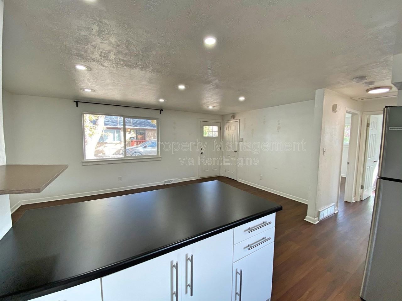 2829 W Park Pl - Photo 5 of 19
