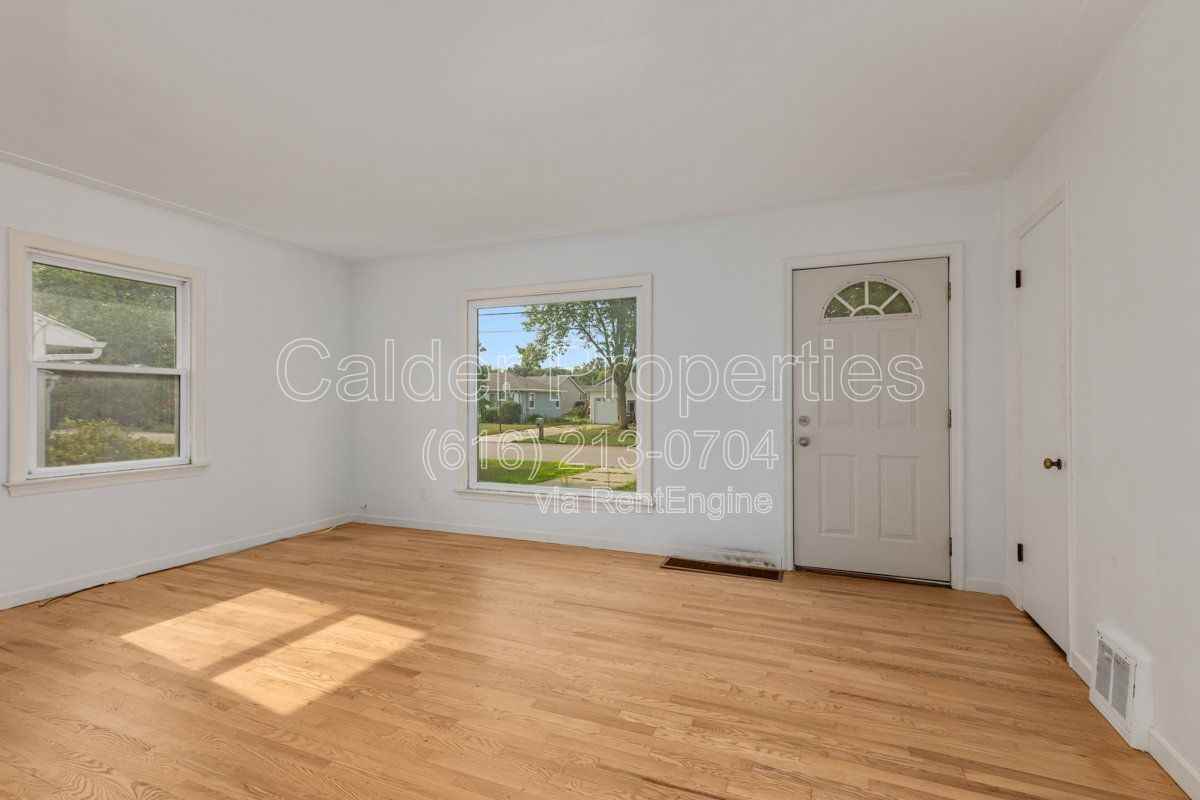 105 Morning Glory St Sw - Photo 2 of 21