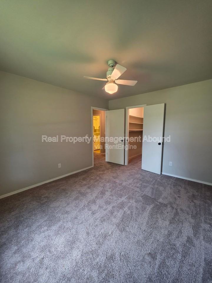 201 E 22nd St - Photo 5 of 31