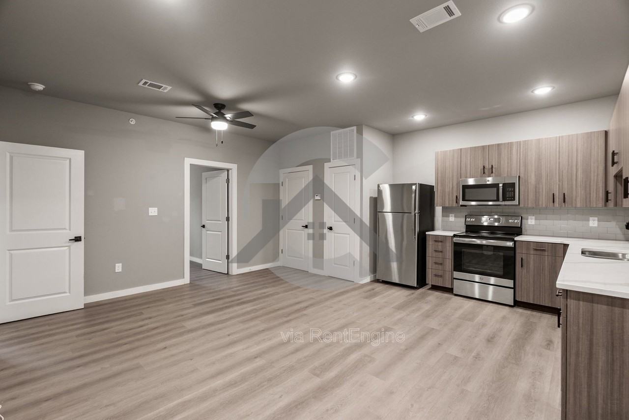 401 N Independence Ave #205 - Photo 2 of 12