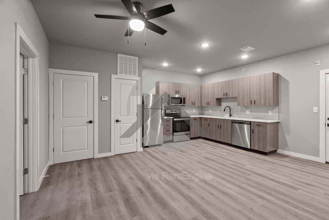 401 N Independence Ave #205 - Photo 3 of 12
