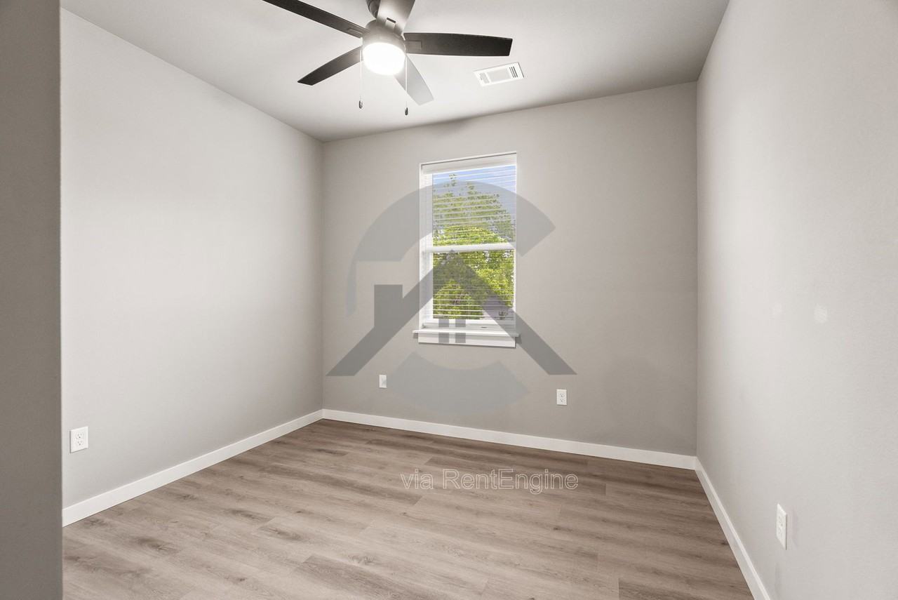 401 N Independence Ave #205 - Photo 5 of 12