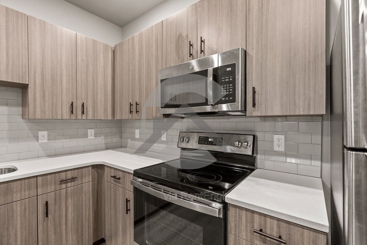 401 N Independence Ave #209 - Photo 3 of 8