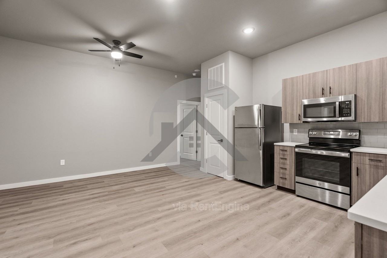 401 N Independence Ave #303 - Photo 2 of 11