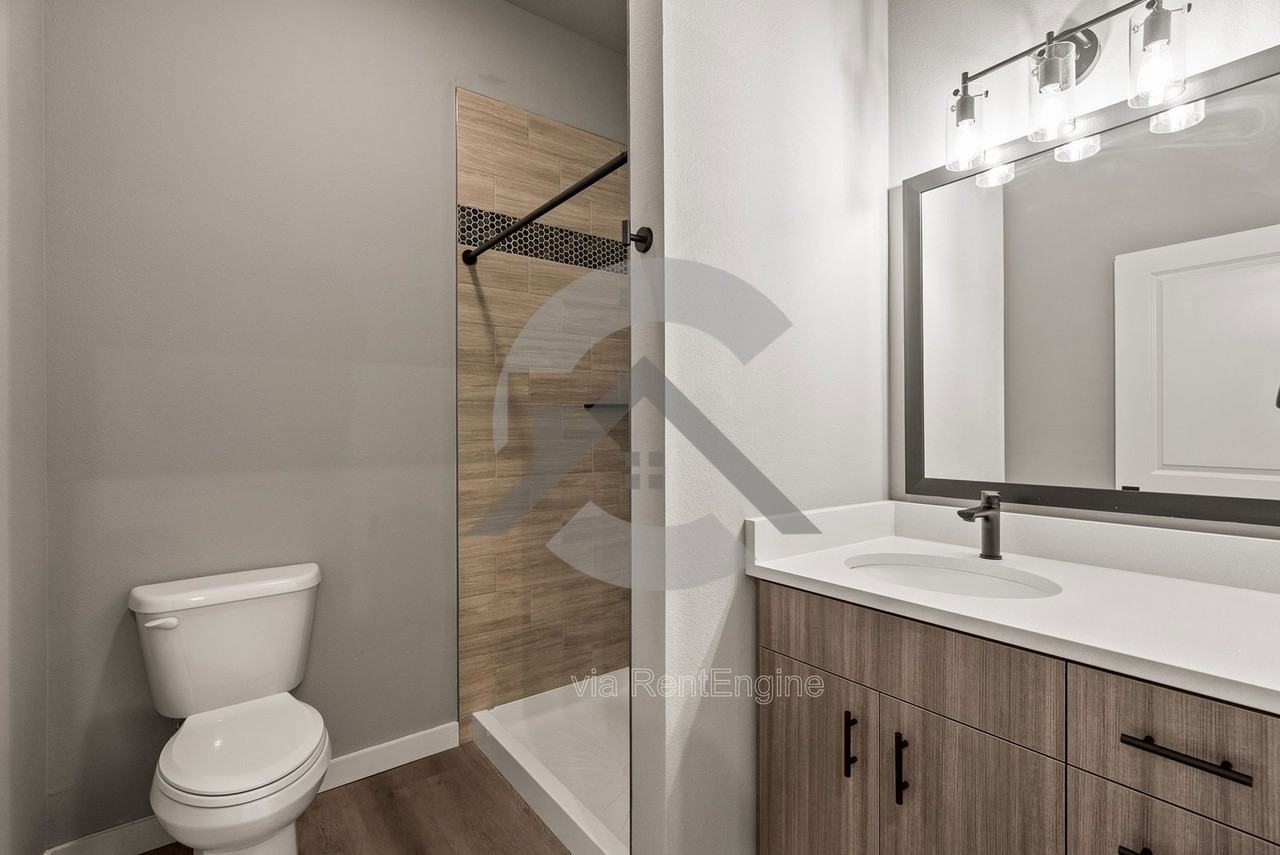 401 N Independence Ave #303 - Photo 6 of 11