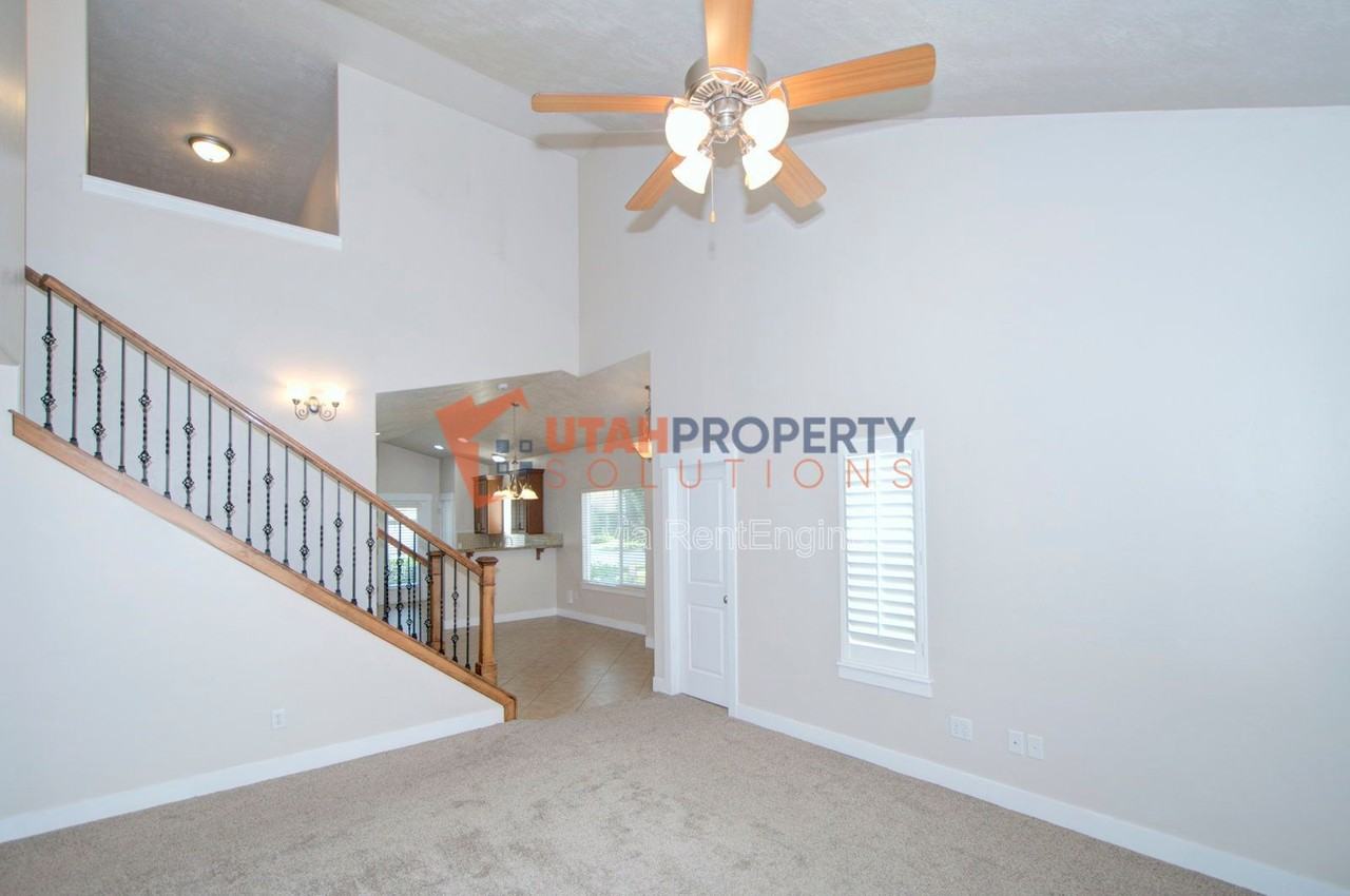 1046 E Quarry View Way - Photo 4 of 29