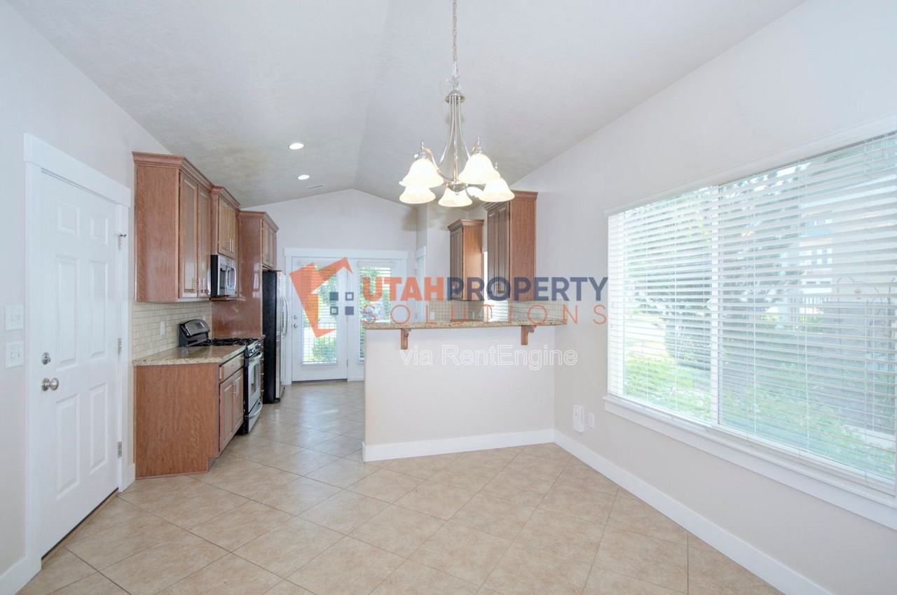 1046 E Quarry View Way - Photo 6 of 29
