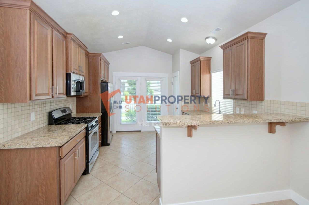 1046 E Quarry View Way - Photo 7 of 29