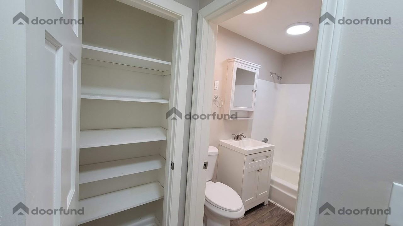 208 Columbus St #11 - Photo 4 of 4