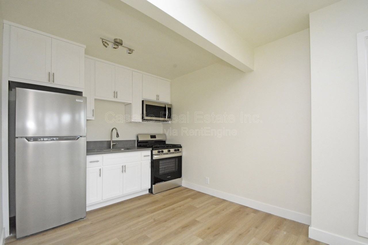 2972 Pacific Ave #A - Photo 4 of 8
