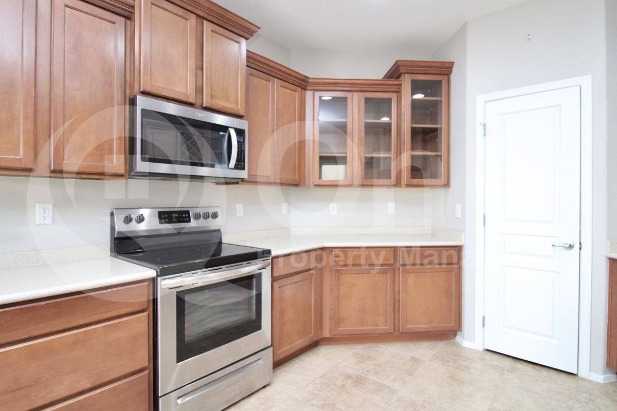 35916 W Catalonia Dr - Photo 3 of 28