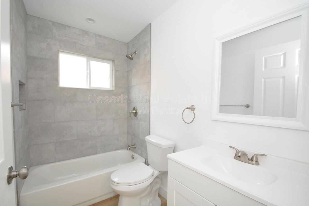134 E Market St - Photo 5 of 9