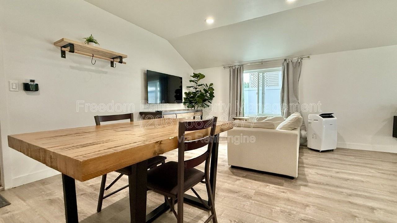 1519 E Montana Ave - Photo 4 of 13