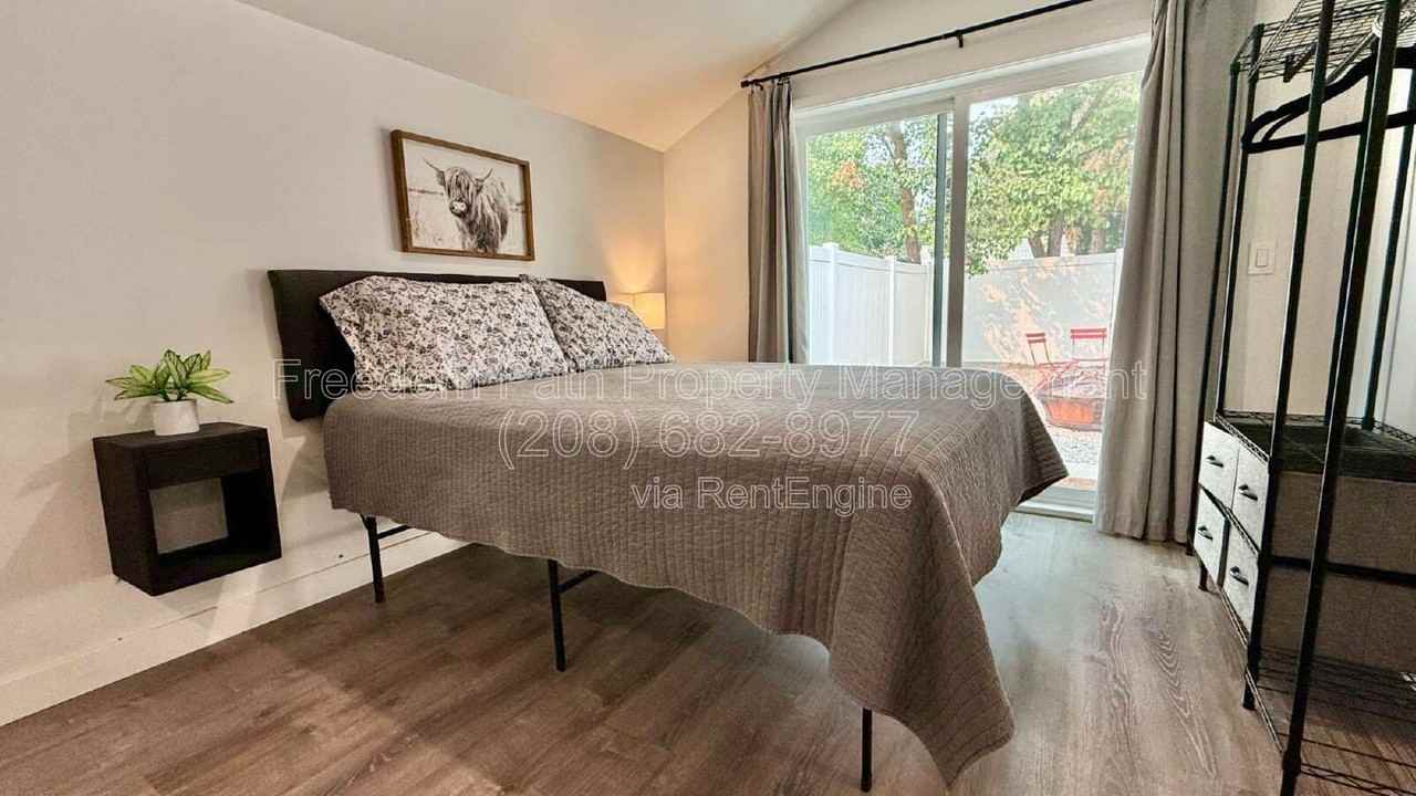 1519 E Montana Ave - Photo 7 of 13