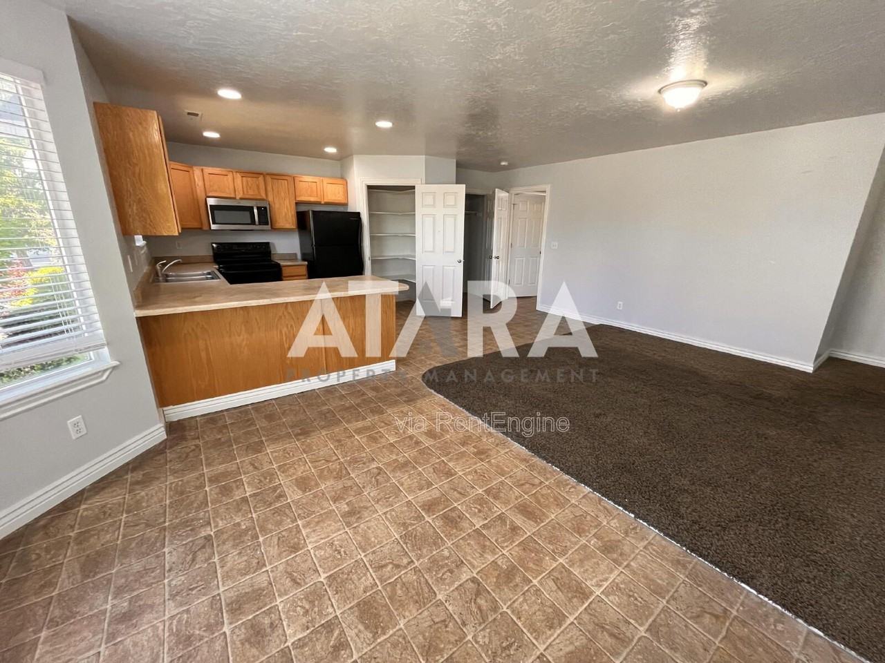 2473 W 5400 S - Photo 7 of 24