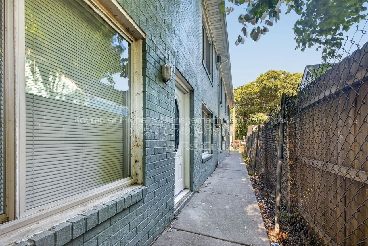 6249 Alexander St #C - Photo 2 of 15