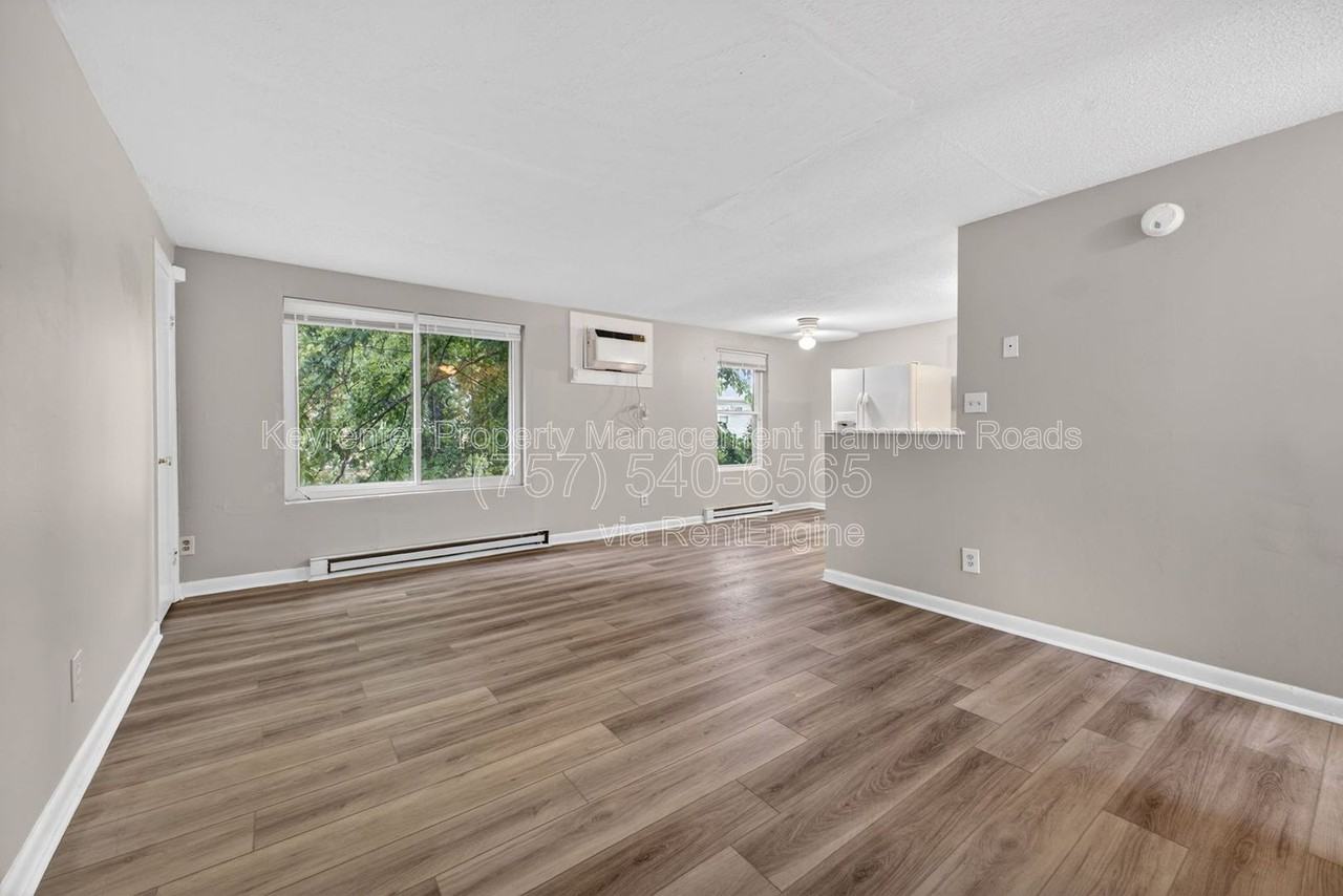 6249 Alexander St #C - Photo 3 of 15