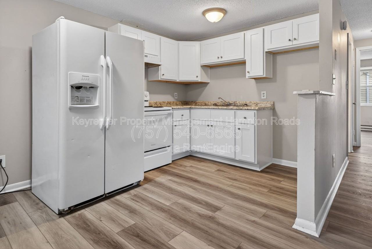 6249 Alexander St #C - Photo 5 of 15
