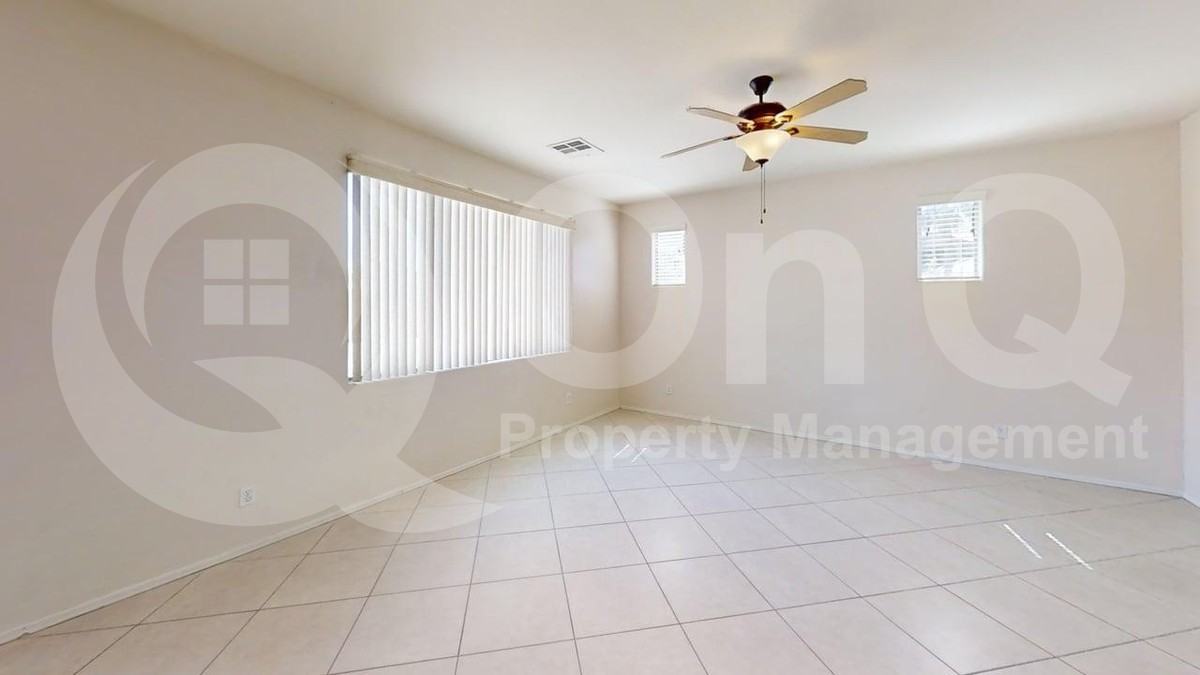 19605 E Carriage Way - Photo 6 of 26