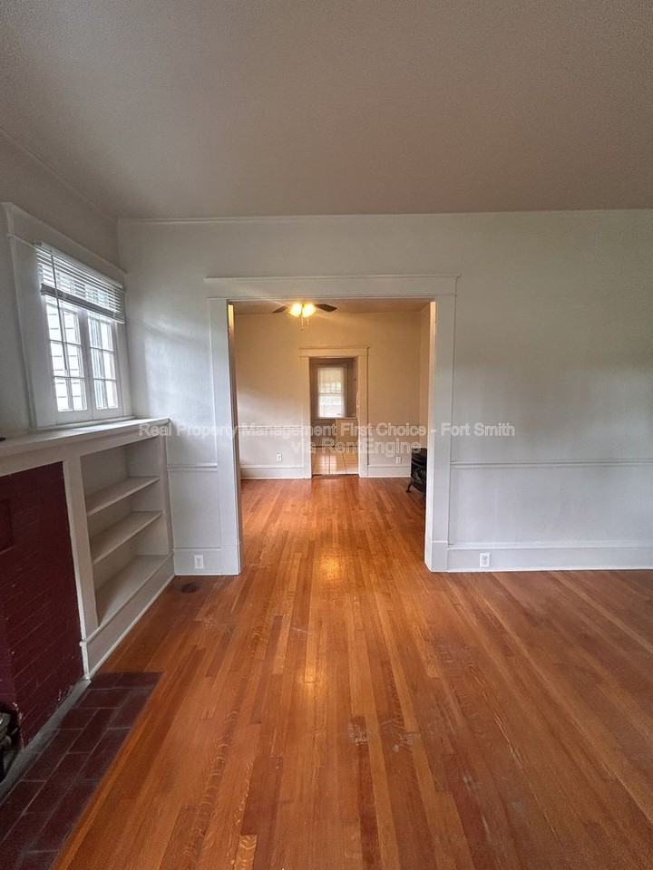 811 N 41st St - Photo 4 of 21