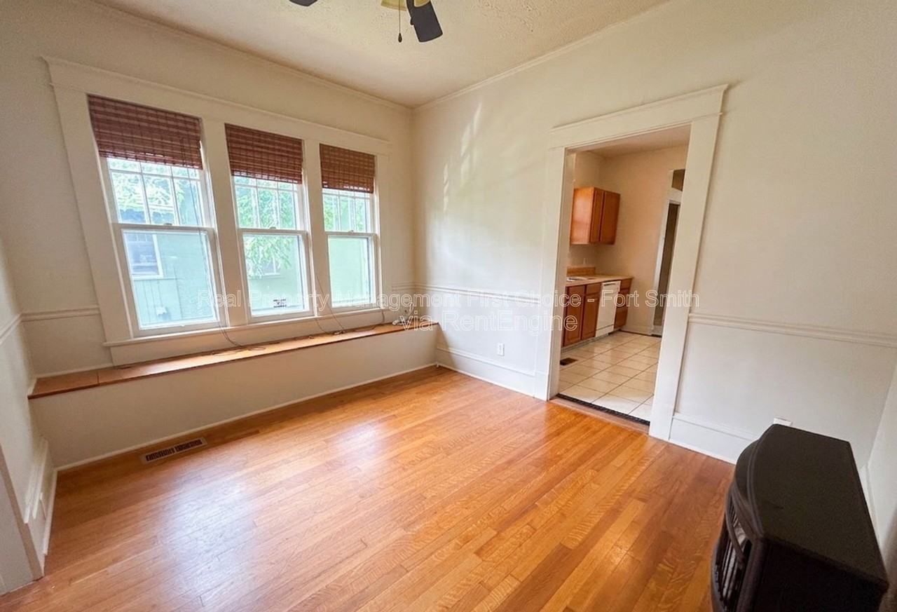 811 N 41st St - Photo 5 of 21