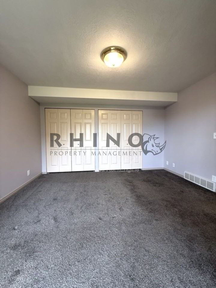 370 W 4900 S #8 - Photo 6 of 12