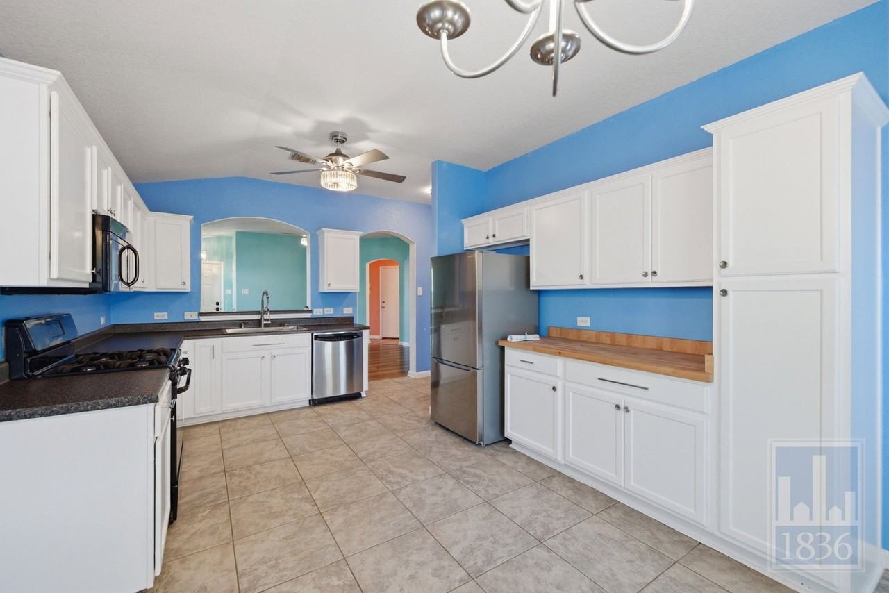 432 Thunderstorm Ave - Photo 6 of 50