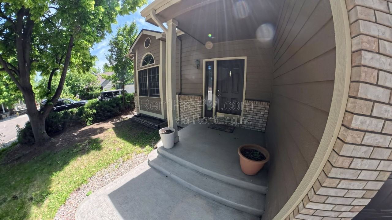2425 Cochetopa Ct - Photo 3 of 26