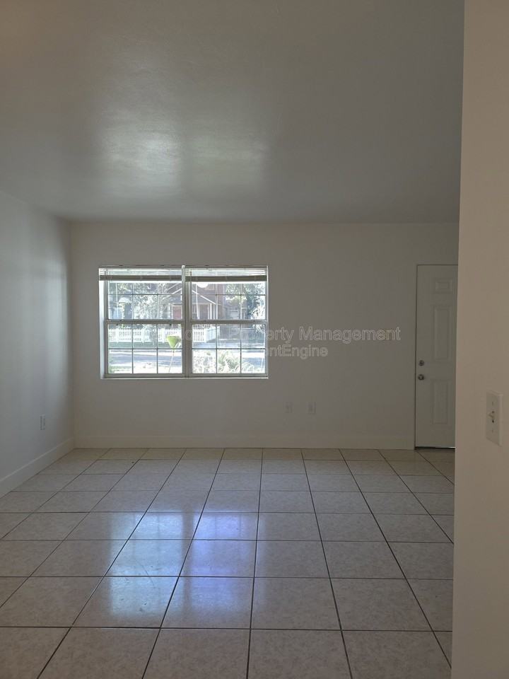 1010 E Central Blvd - Photo 6 of 25