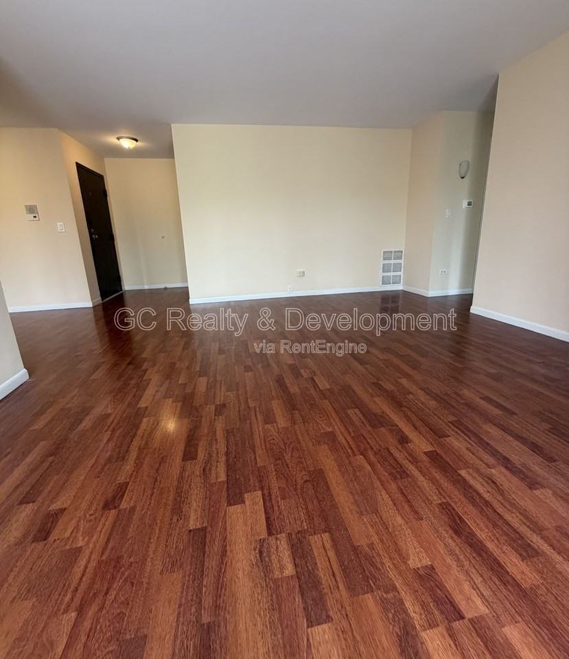 871 Yosemite Trl #C - Photo 3 of 17
