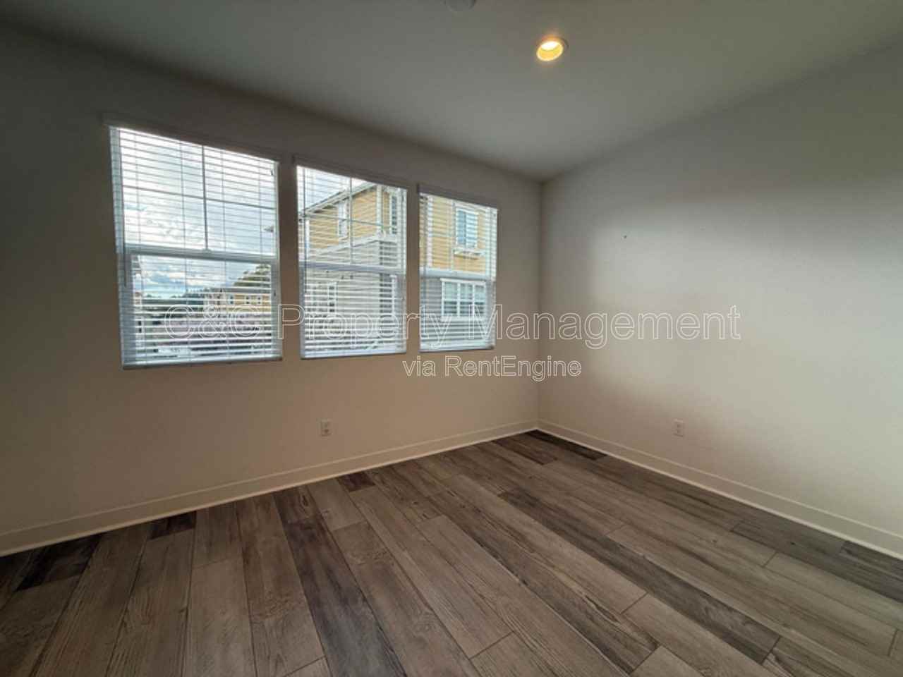 374 Hansen Ter - Photo 7 of 28
