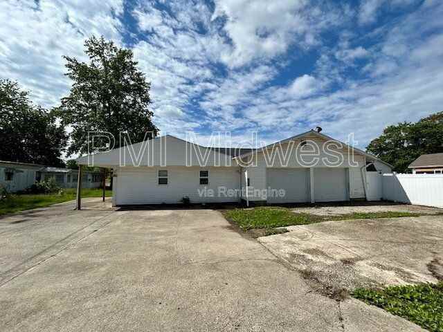 1408 Holland St #B - Photo 2 of 18