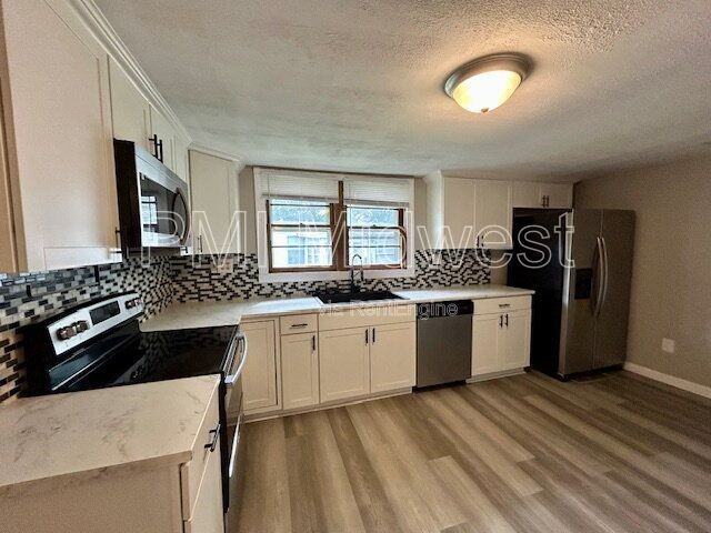 1408 Holland St #B - Photo 4 of 18
