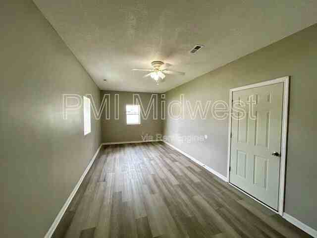 1408 Holland St #B - Photo 7 of 18