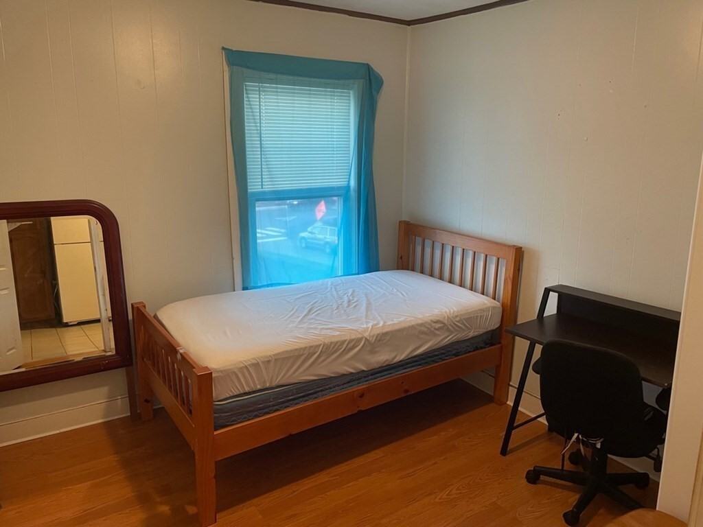 9 Guinan St #1 - Photo 4 of 13