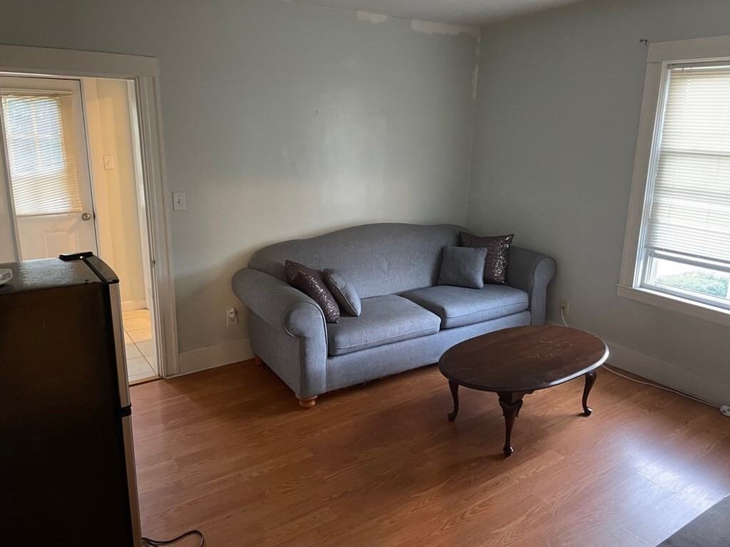 9 Guinan St #1 - Photo 7 of 13
