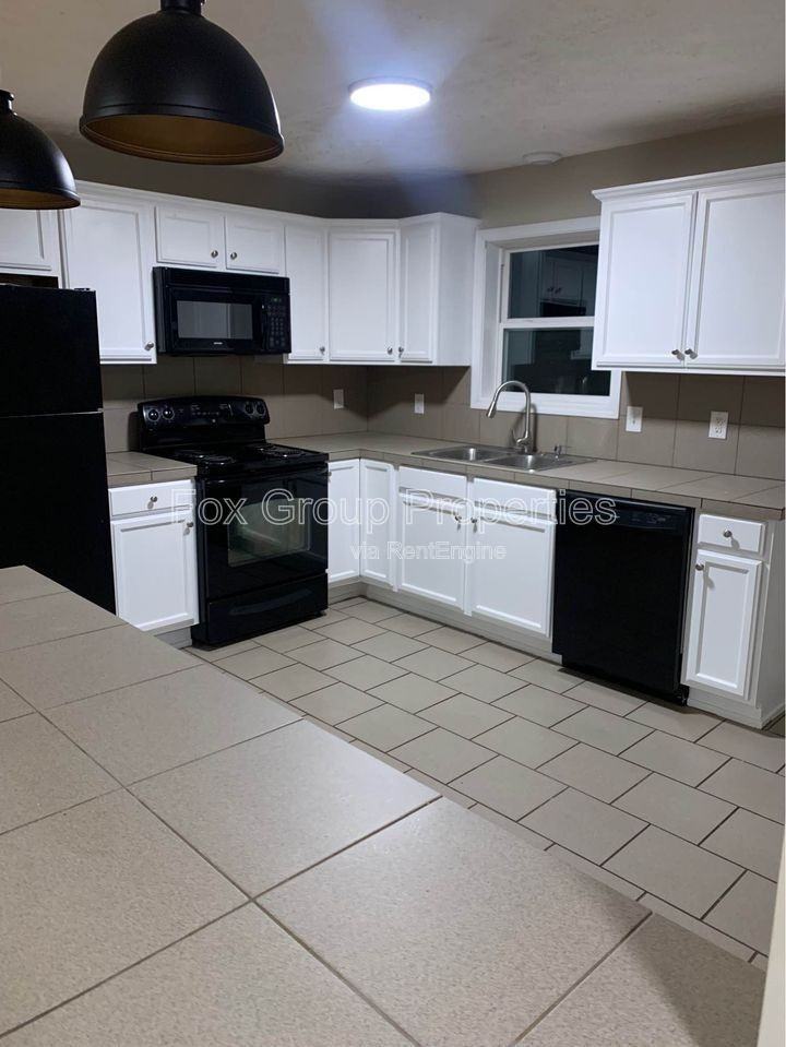 405 E J St - Photo 2 of 6