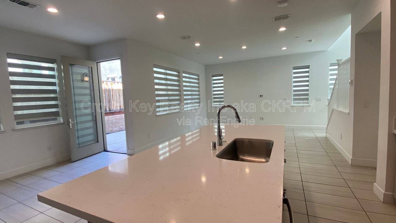 1363 S Shields Ave - Photo 7 of 18