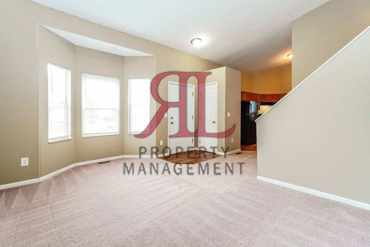 1640 Butterfly Ct - Photo 3 of 23