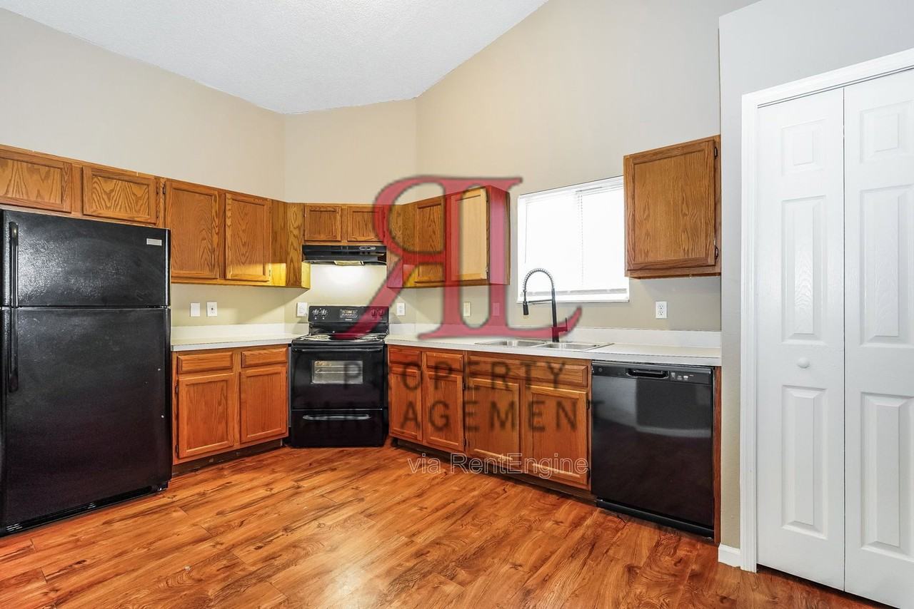1640 Butterfly Ct - Photo 7 of 23